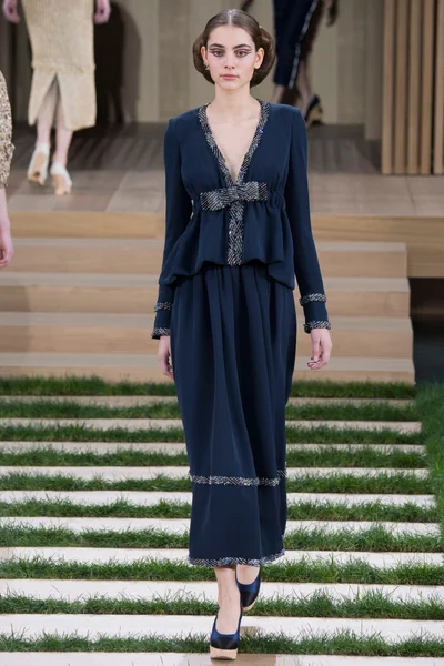 Look 30